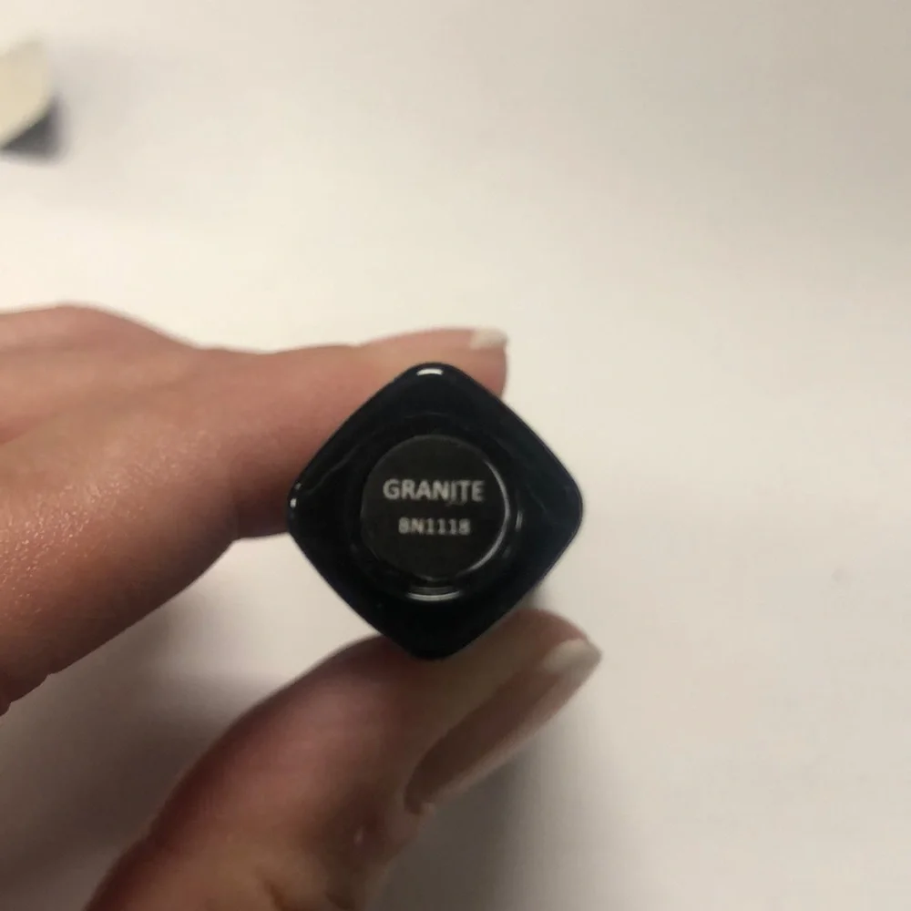 Eyelites metallic eyeshadow in Granite